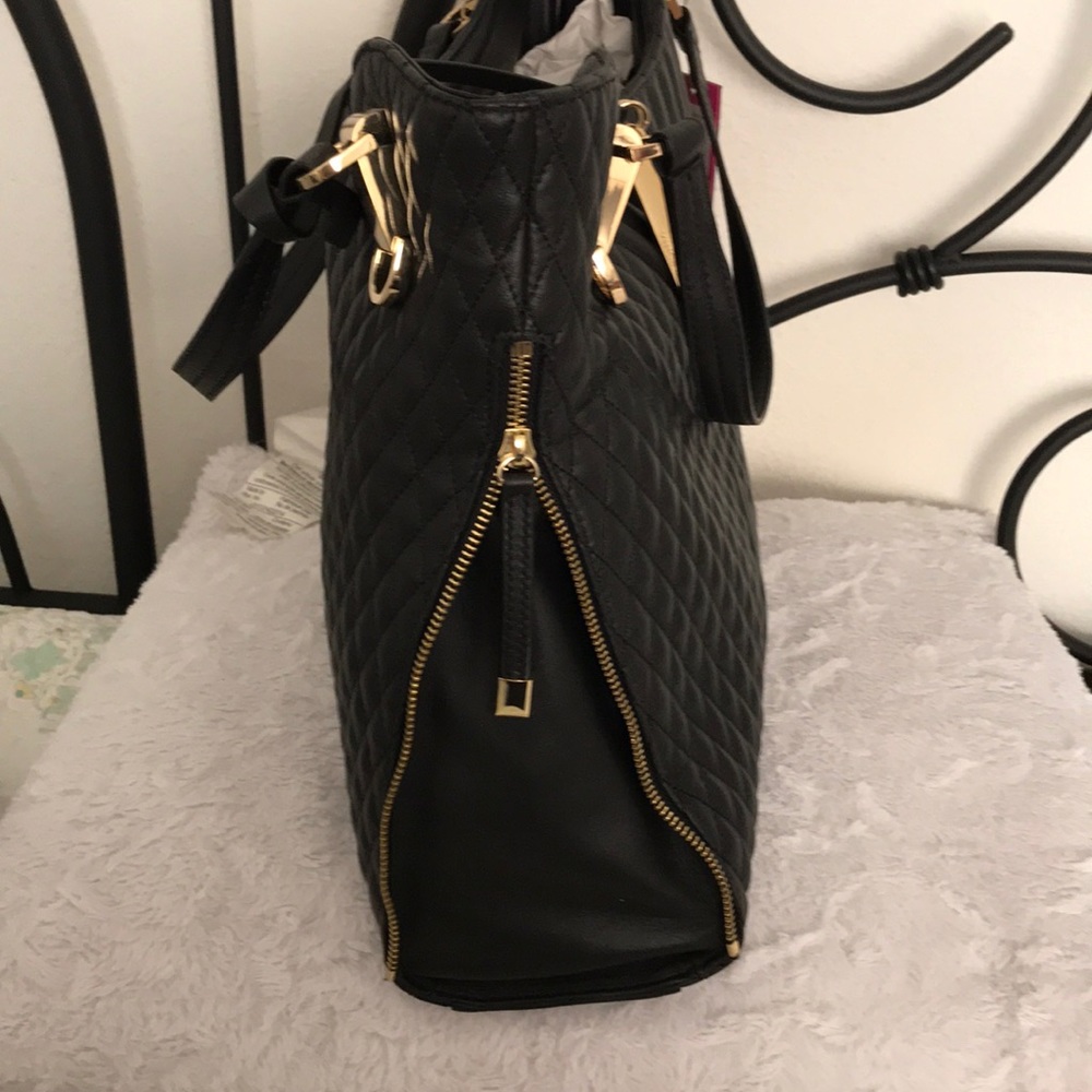 Black Vince Camuto shoulder bag - Picture 7 of 7
